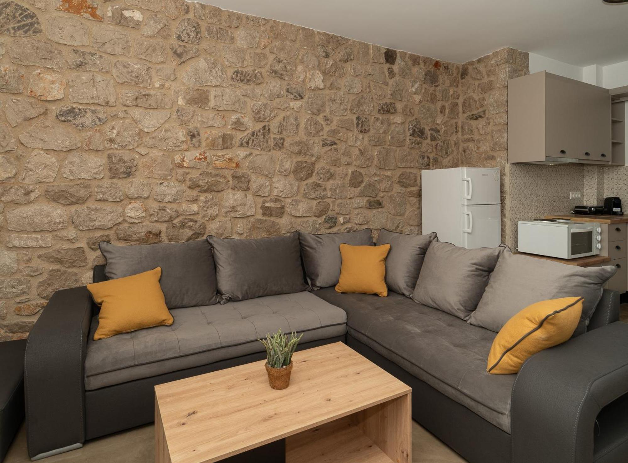 Lithos Suites Finikounta Exterior foto