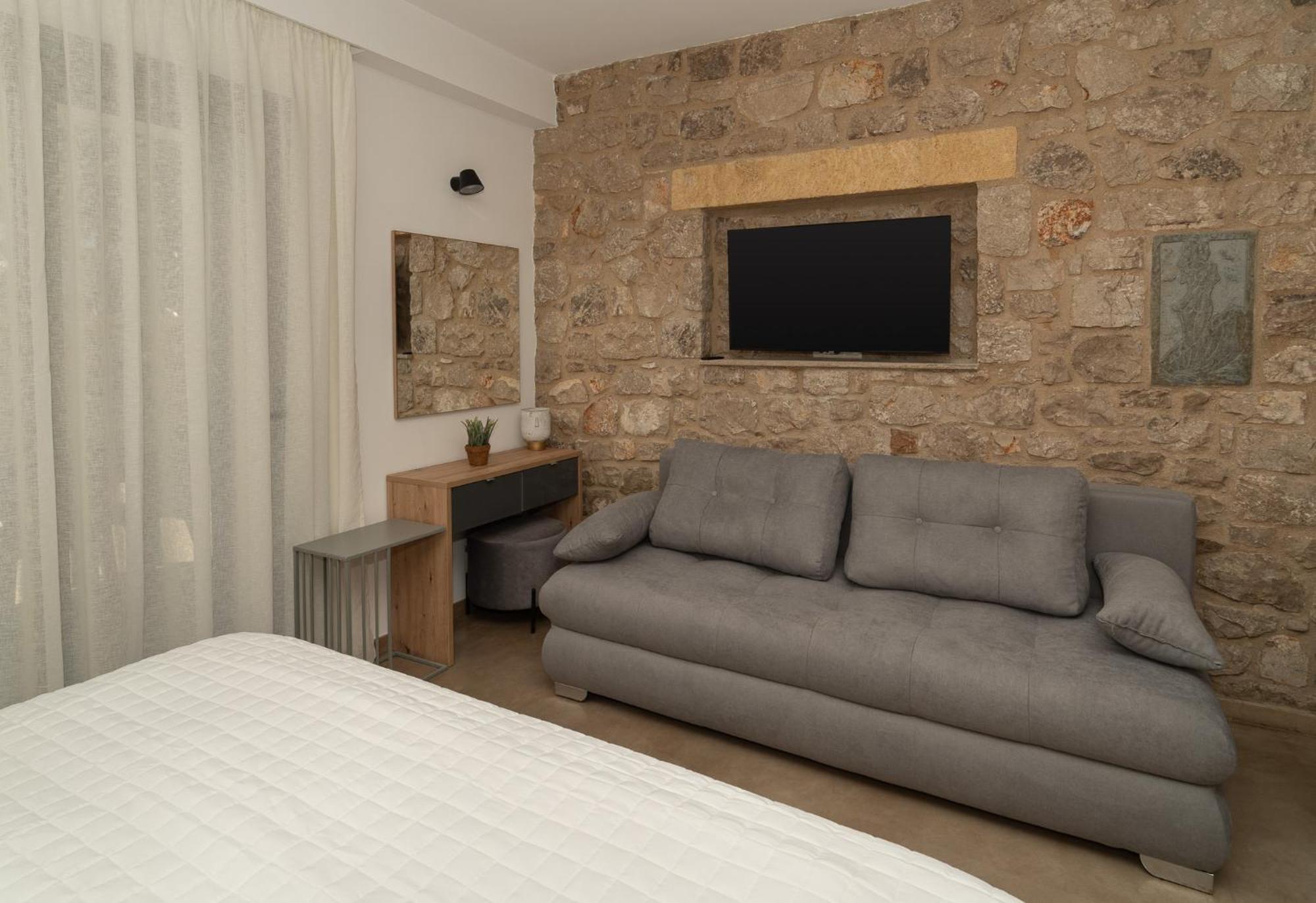Lithos Suites Finikounta Exterior foto